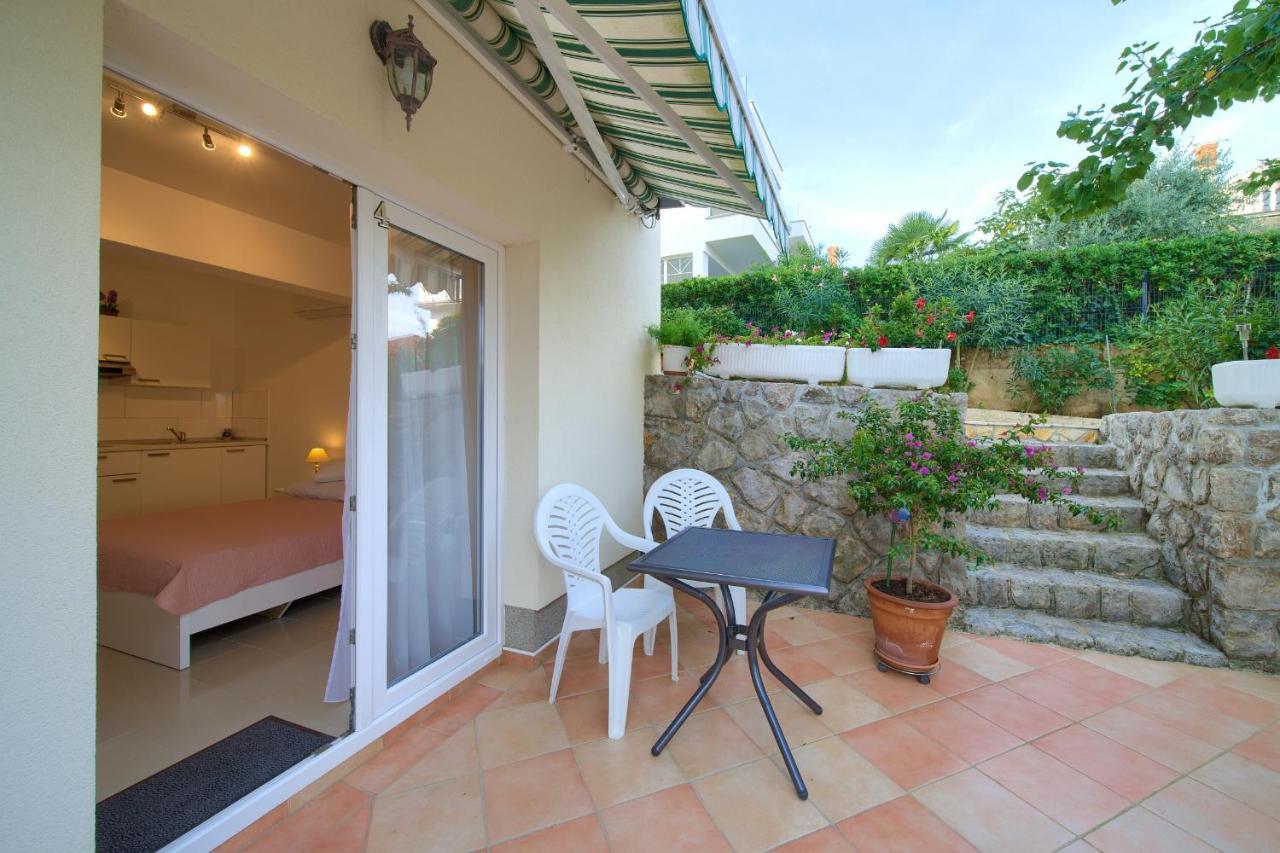 Apartmani Mara Matic Malinska Exterior foto