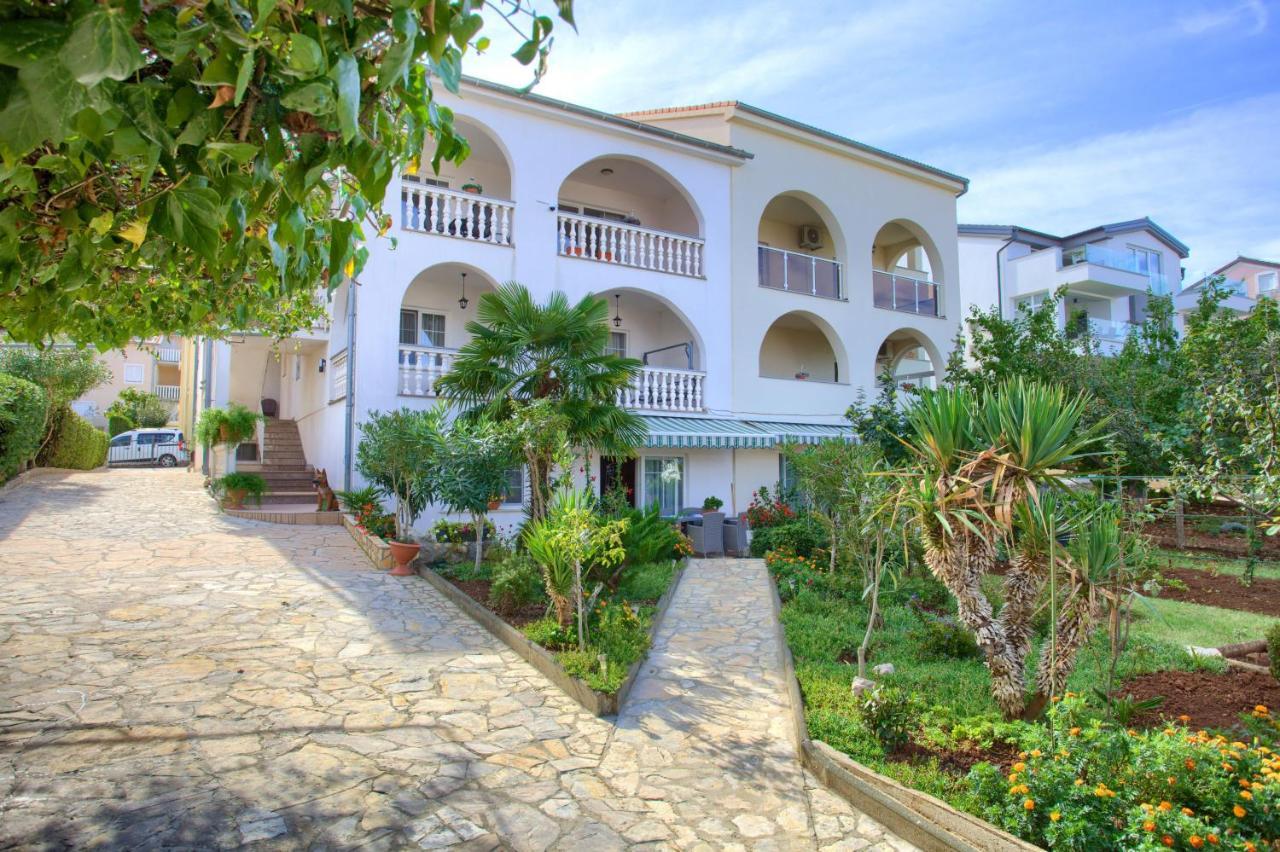 Apartmani Mara Matic Malinska Exterior foto